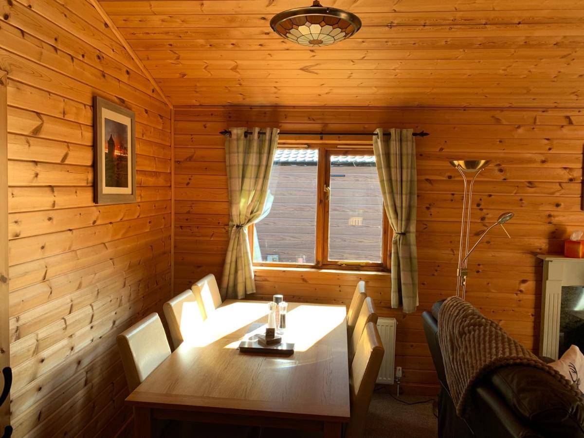 Immaculate 3-Bed Lodge In Hawick Exterior photo